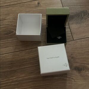 Van Cleef & Arpels Earring Box